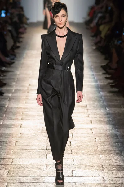 Look 22